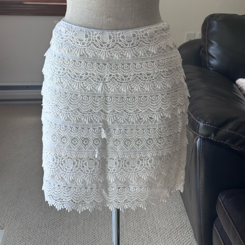White House Black Market Cream Ruffled Mini Skirt